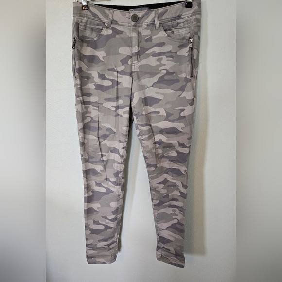 Wit & Wisdom Pants - NWOT Wit & Wisdom Gray Camo Skinnies Size 8